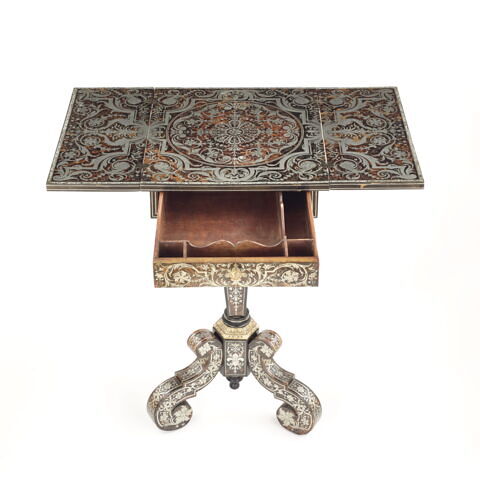 Table, dite du Grand Dauphin, image 4/7