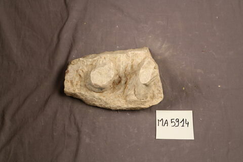 statuette, image 2/2