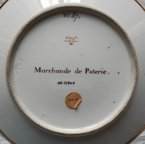 Assiette du Service Encyclopédique n° 57. Marchande de Poterie, image 2/3