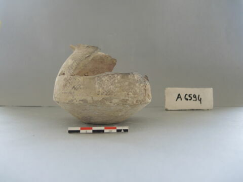 vase, image 2/4