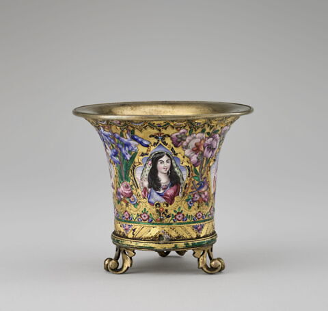 Haut de qalyan à décor de personnages européens, image 4/5