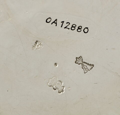Grande casserole du service de George III d'Angleterre et de Hanovre, d'une paire (OA 12881), image 3/5
