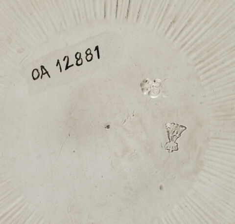 Grande casserole du service de George III d'Angleterre et de Hanovre, d'une paire (OA 12880), image 2/4