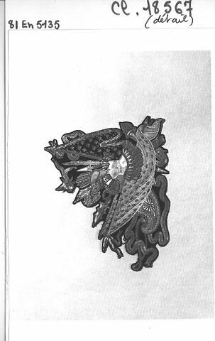 Elément de broderie détaché d'un manteau de l'ordre du Saint-Esprit commandé par Louis XVIII, image 1/1
