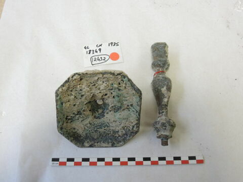 chandelier, fragment, image 2/2