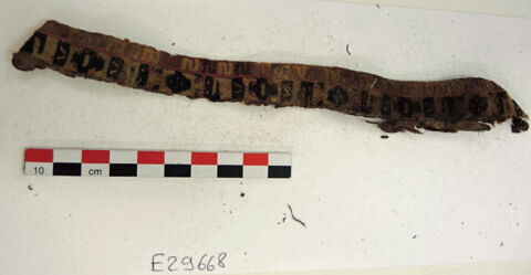 bande décorative d'habillement ; fragment, image 2/2