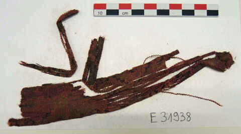 bande décorative d'habillement ; fragments, image 2/2