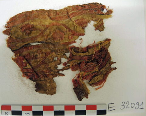 bande décorative d'habillement ; fragments, image 2/2