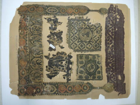 clavus ; tabula ; fragment, image 3/3