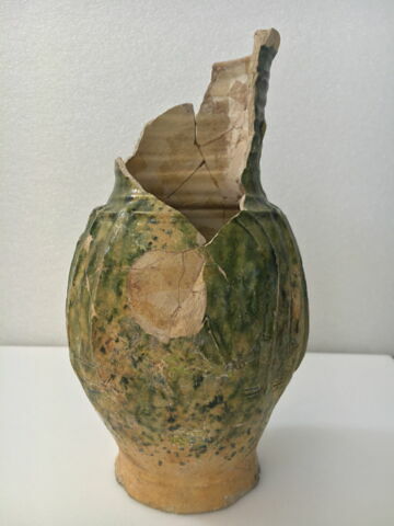 pichet, image 2/2