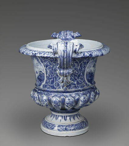 Vase de jardin de forme Médicis, d'une paire, image 4/4