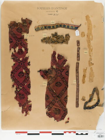 bande décorative d'habillement ; fragment, image 2/3