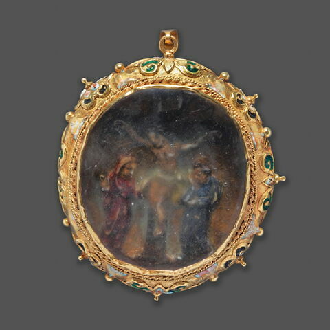 Médaillon ovale en ivoire polychromé : Crucifixion et Vierge à l'Enfant, image 4/4