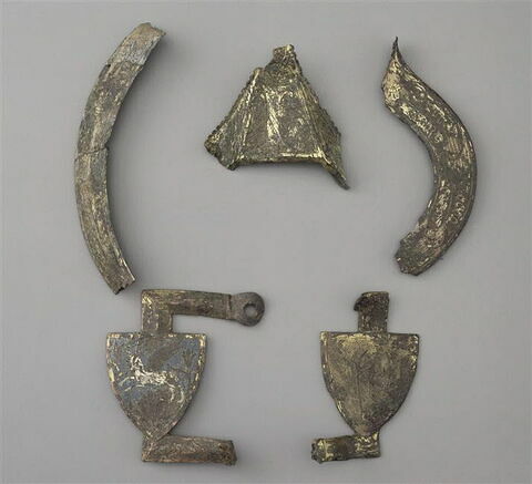 Elément à l’emblématique de Charles VI : fragment à décor de cosse de genêt, image 3/4