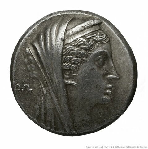 Tétradrachme d'argent de Ptolémée III, image 1/2