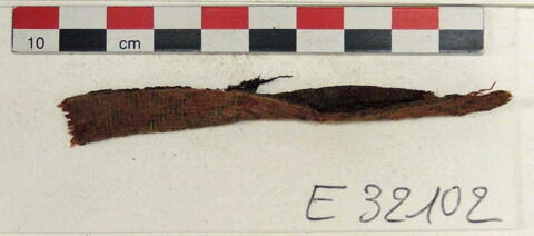 bande décorative d'habillement ; fragment, image 2/2