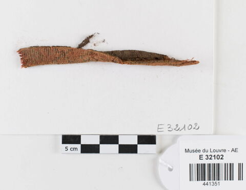 bande décorative d'habillement ; fragment
