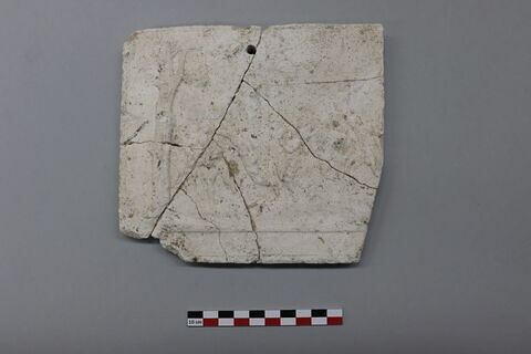 bas-relief, fragment ; plaque, fragment, image 1/2