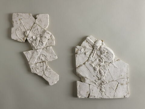 bas-relief, fragment ; plaque, fragment, image 2/2