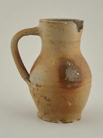 pichet, image 2/2