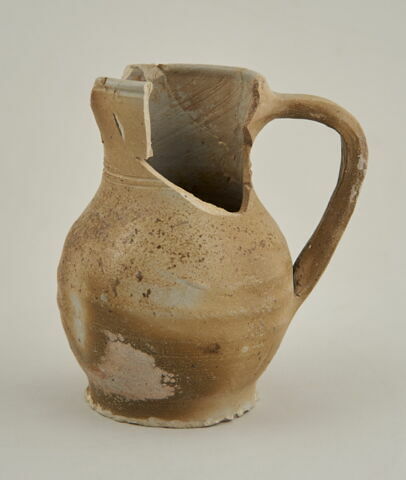 pichet, image 2/2