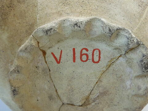 vase, image 2/2