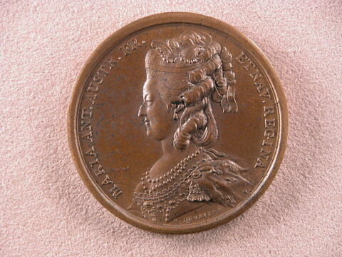 Acte de bienfaisance de la reine, image 2/2