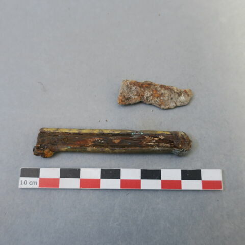 manche de couteau ; couteau, fragment, image 2/2