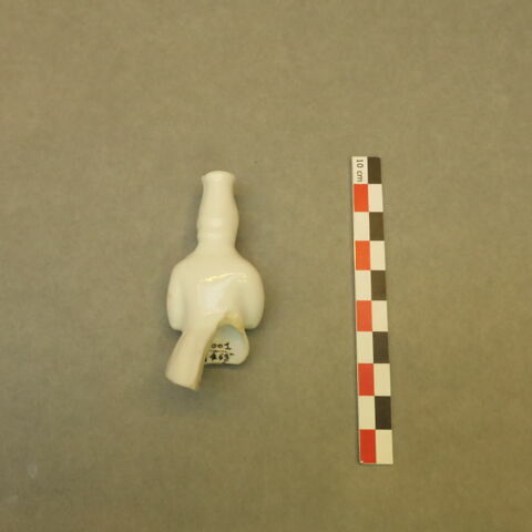 statue, fragment, image 2/2