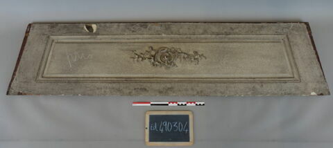 Ancien soffite de fenêtre provenant de l'hôtel de Villemaré-Dangé (soit du salon soit de la chambre), image 4/4