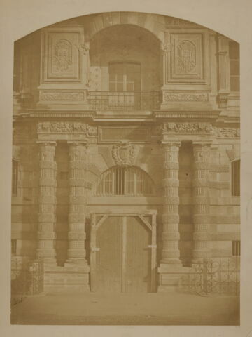 La bibliothèque impériale du Louvre