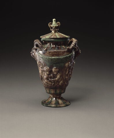 Paire d'urnes ayant appartenu à Delacroix ; décor de bacchanale, dans le gout de Clodion, image 15/15