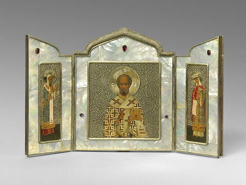 Icône en triptyque représentant saint Nicolas, saint Alexandre et saint Alexis