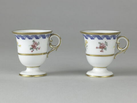 Tasse à glace d'un ensemble de six sur un plateau circulaire, d'une paire (R 569), d'un service de table (R 550 à 675), image 7/8