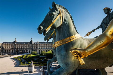 Char portant la statue de La Restauration tiré par un quadrige, image 3/3