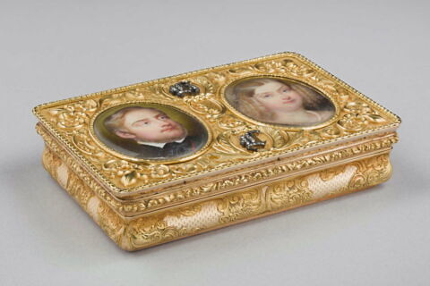 Boîte avec les portraits du duc de Bordeaux et de sa sœur Louise de Bourbon-Artois