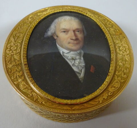 Boîte ronde avec portrait d'homme, image 6/6