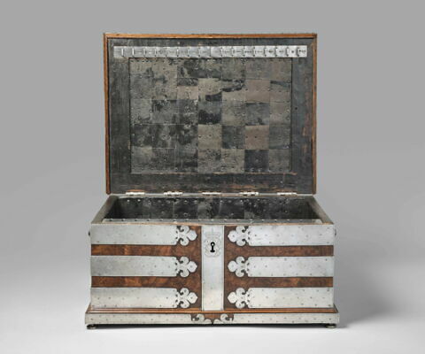 Coffre aux armes de Louis XIV, image 3/3