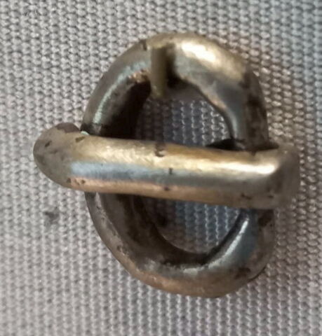 Bouclette en argent et son ardillon