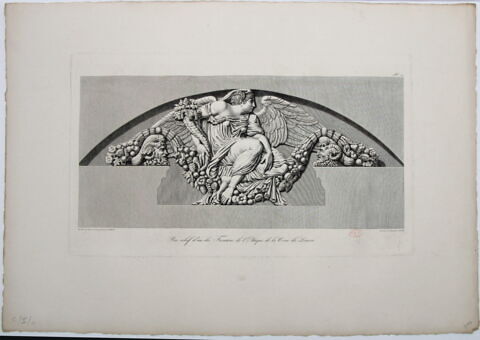 Sculpture en bas-relief d'un des frontons de l'Attique de la Cour du Louvre, image 2/2