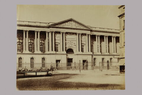 [Colonnade du Louvre]