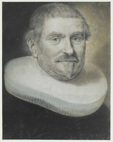 Portrait d'homme en buste, cheveux courts, moustache et barbiche, image 1/2