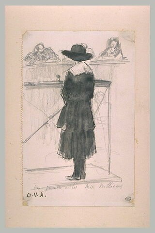 Jeune femme debout, de dos devant trois juges