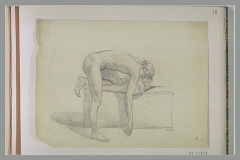 Jeune homme nu, sur un degré, penché en avant, image 1/1