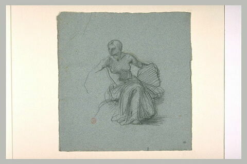 Etude d'une femme assise, la poitrine nue, le reste du corps drapé, image 1/1