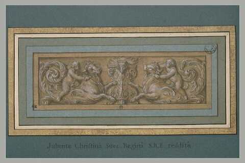 Panneau décoratif : un autel flanqué de deux putti sacrifiant des boeufs, image 2/3