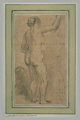 Femme nue, debout, de dos, levant le bras droit, image 1/1