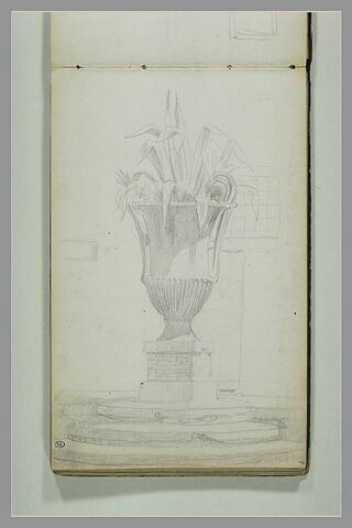 Grand vase d'extérieur, posé sur un socle à étages, image 1/1
