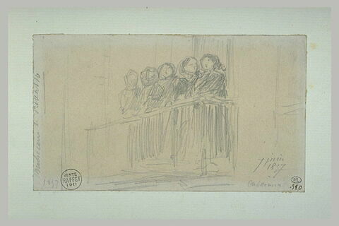 Cinq femmes debout sur un balcon