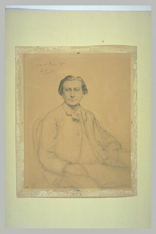 Portrait de François Coppée, assis, près d'une table, la tête de face, image 1/1